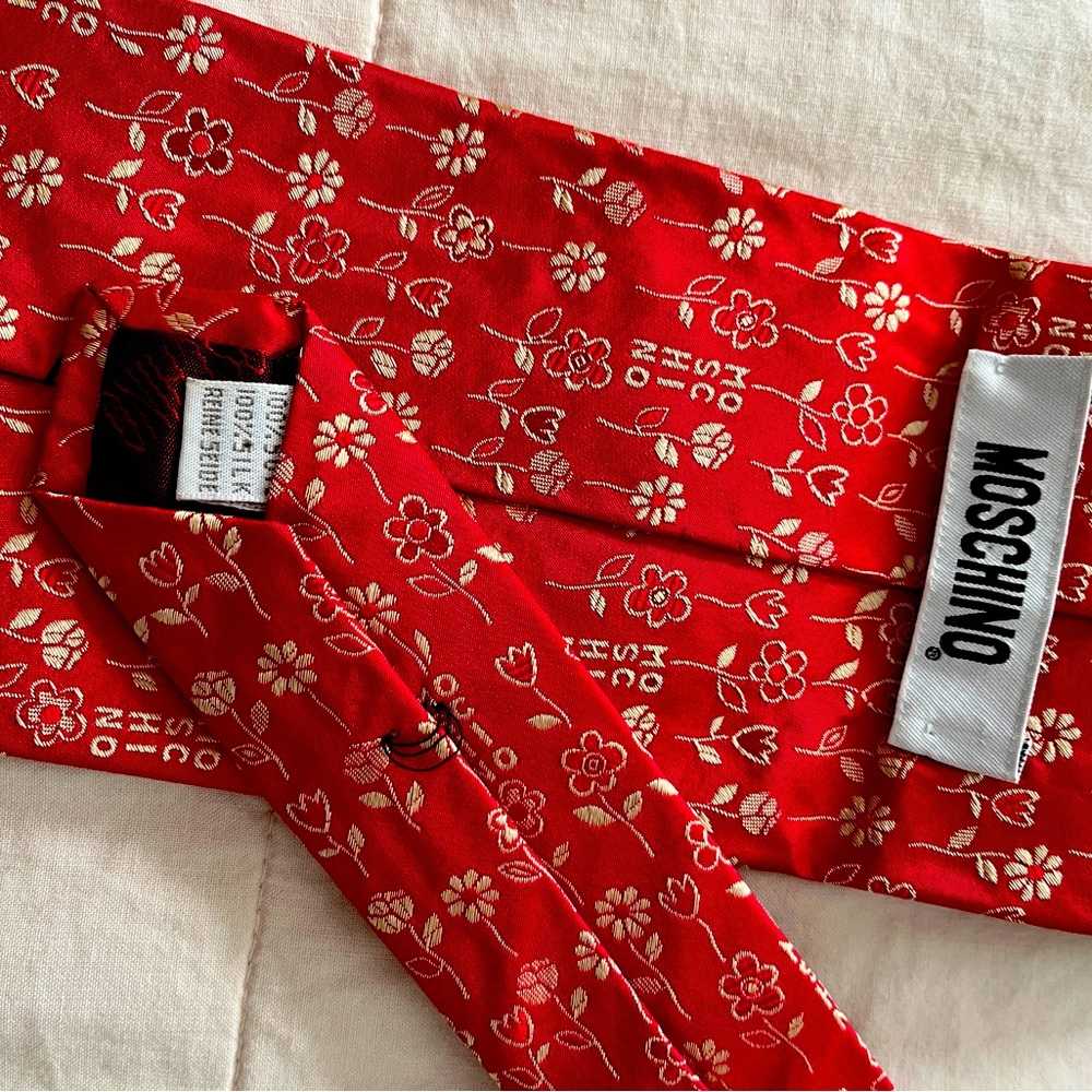 Vintage Silk Moschino red tie